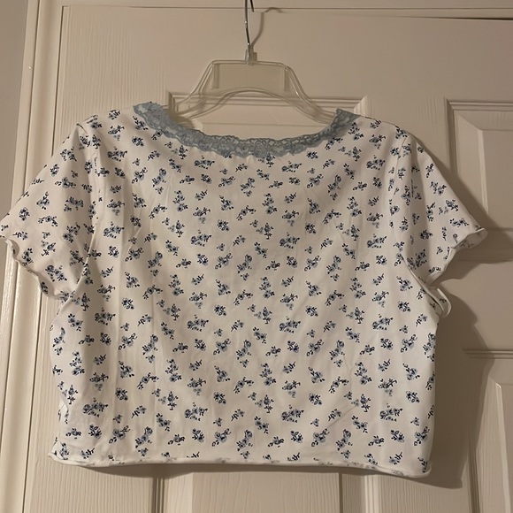 XL White crop top with blue lacing details - Picture 2 of 2